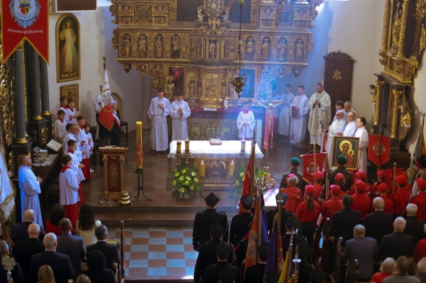"Vivat Maj, 3 Maj" tak Żukowo świętowało dzień 234. rocznicy Uchwalenia Konstytucji 3 Maja.
